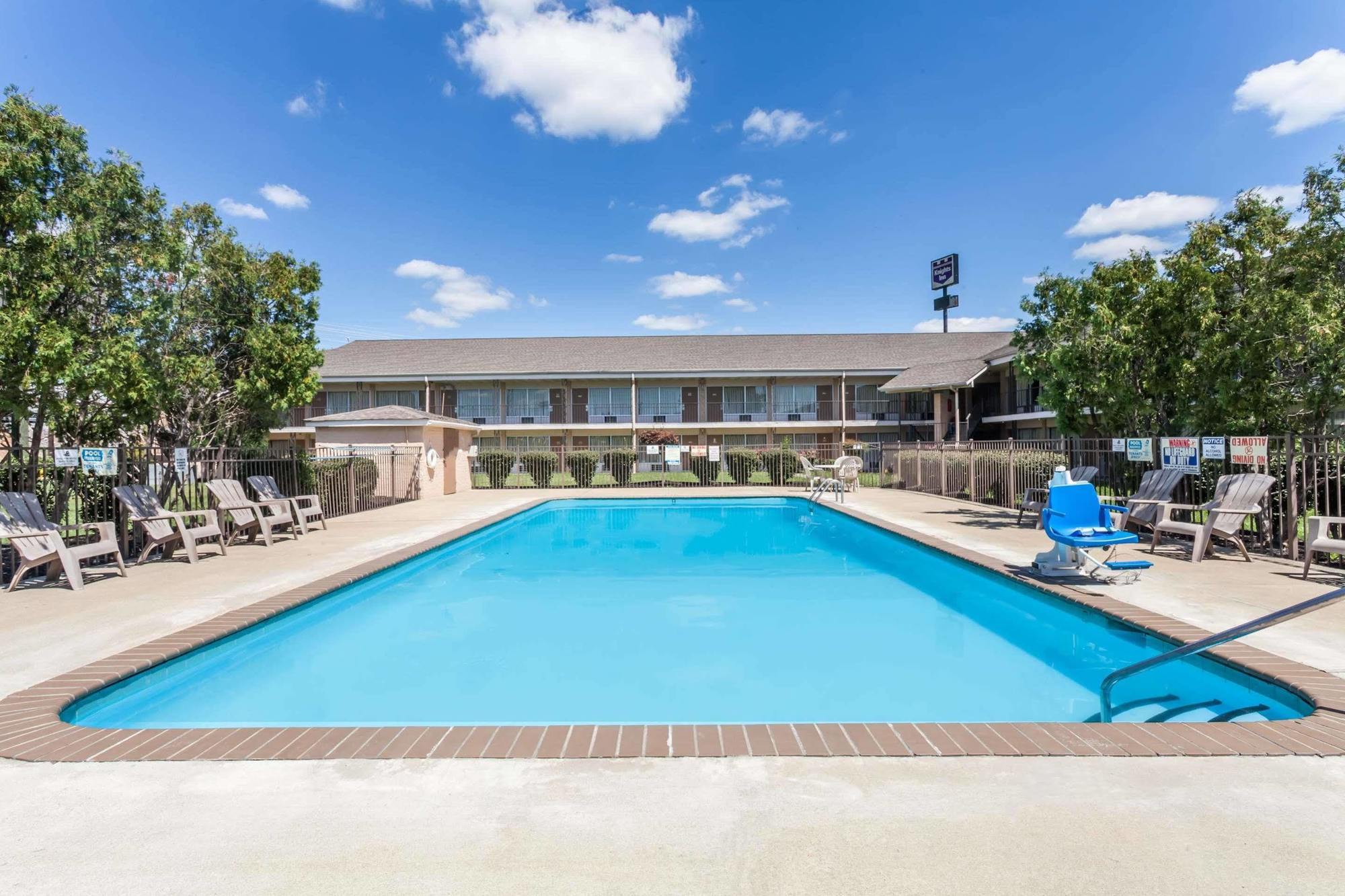 Knights Inn Lebanon Bagian luar foto